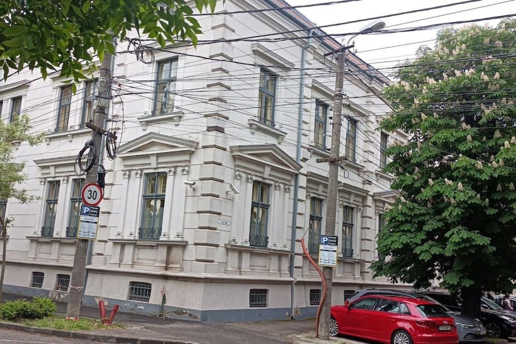 Central, Big Terrace, Near River تيميشورا المظهر الخارجي الصورة